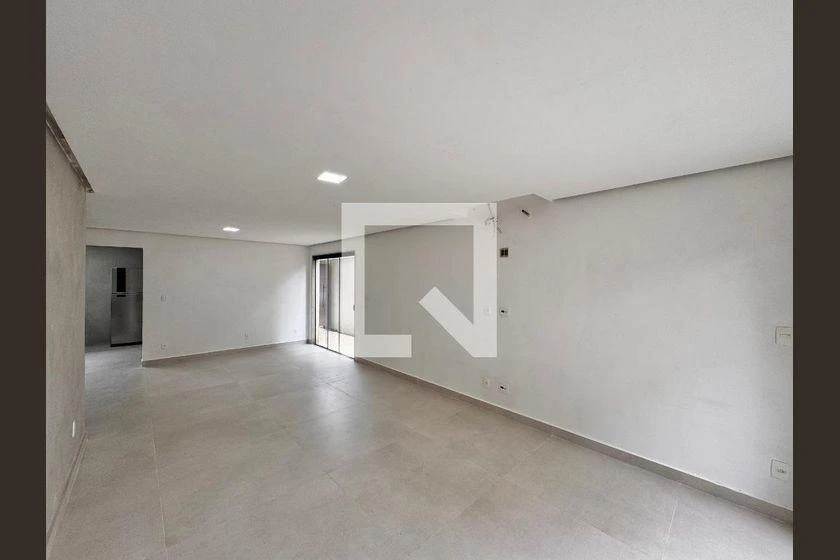 Condominium house with 3 en-suite bedrooms — photo 8