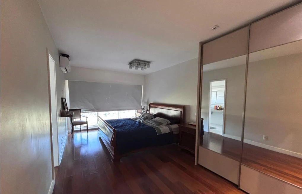 206 m² apartment with a washing machine and a home office — photo 11