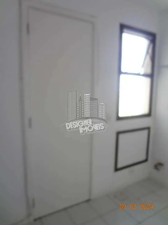 Balcony with a grill in a 3-bedroom apartment, 129 m² — photo 47