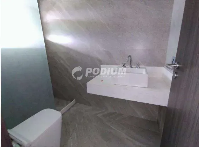 Casa mobiliada com 5 suítes e 13 banheiros — photo 32