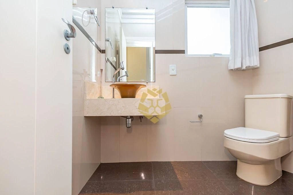 Меблированный дом: 4 спальни с санузлом и 7 ванных — photo 6