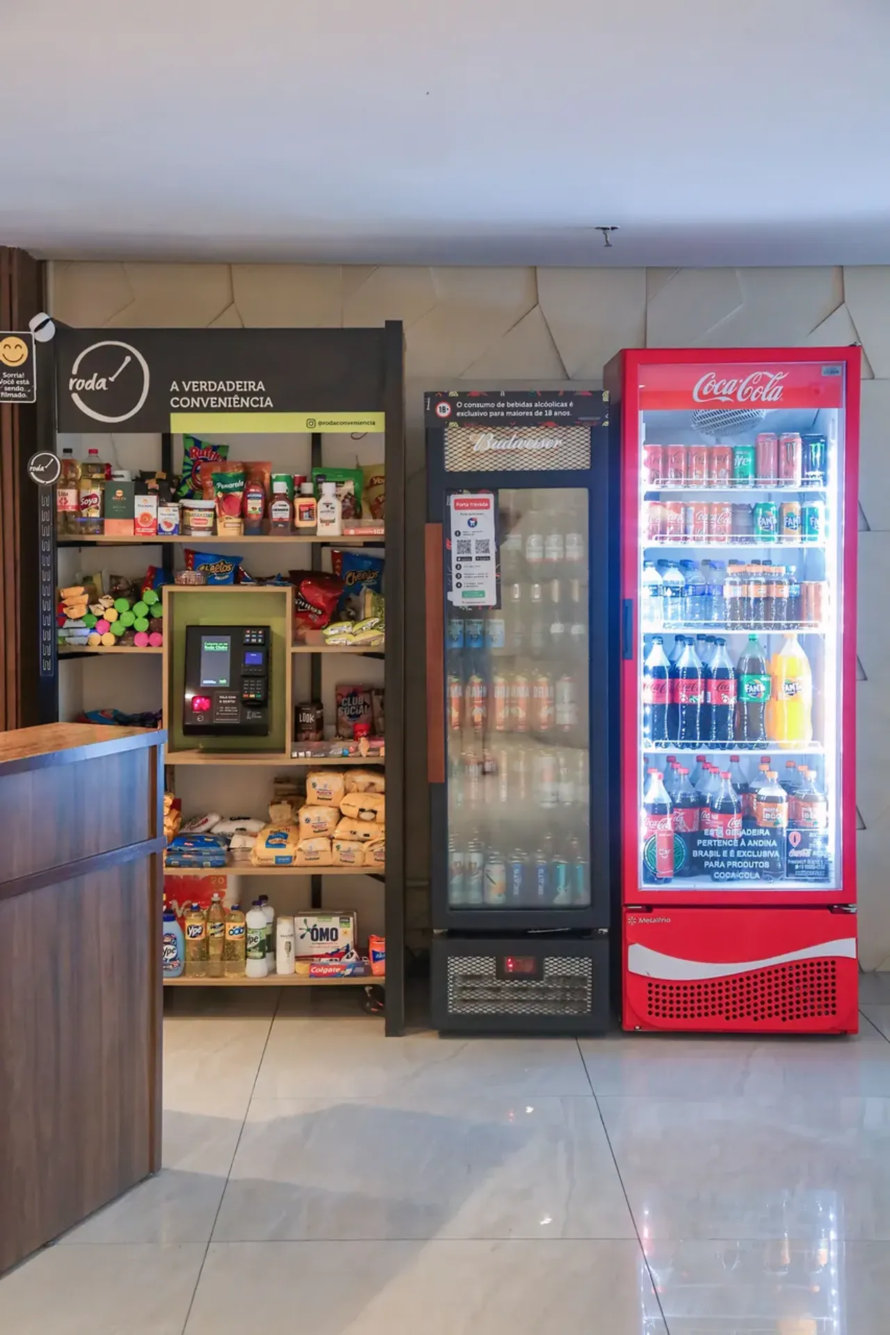 Monoambiente con espacio de home office en Rio de Janeiro — photo 17