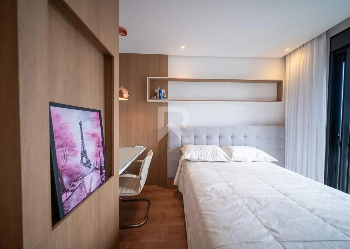 Furnished apartment, 150 m², with a glass-enclosed balcony — photo 10