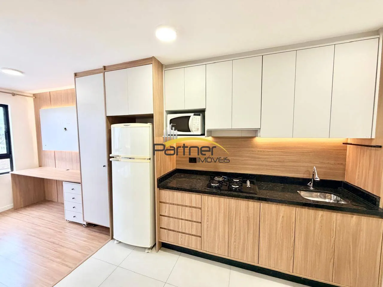 Studio no 4º andar com janelas do piso ao teto — photo 11
