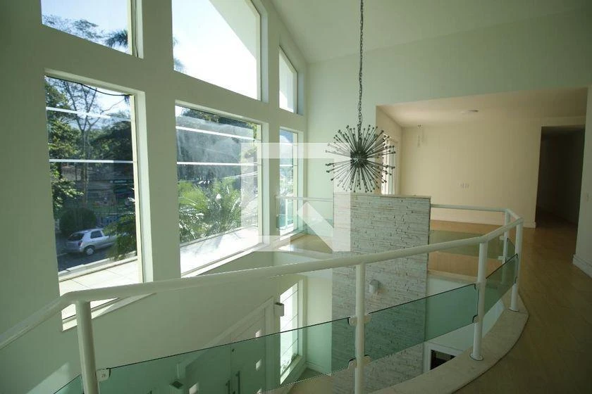 House with 4 en-suite bedrooms and 597 m², 4 parking — photo 22