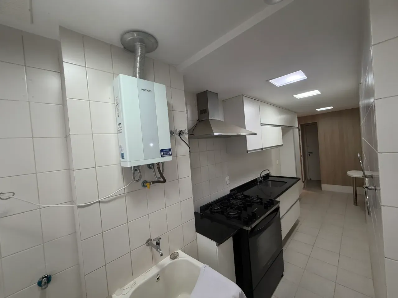 2-bedroom apartment with a water view — photo 2