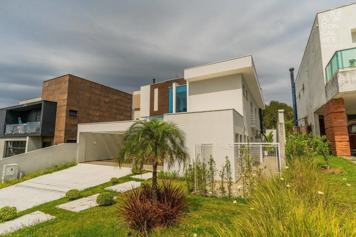 Furnished house with 3 en-suite bedrooms and balconies — photo 44