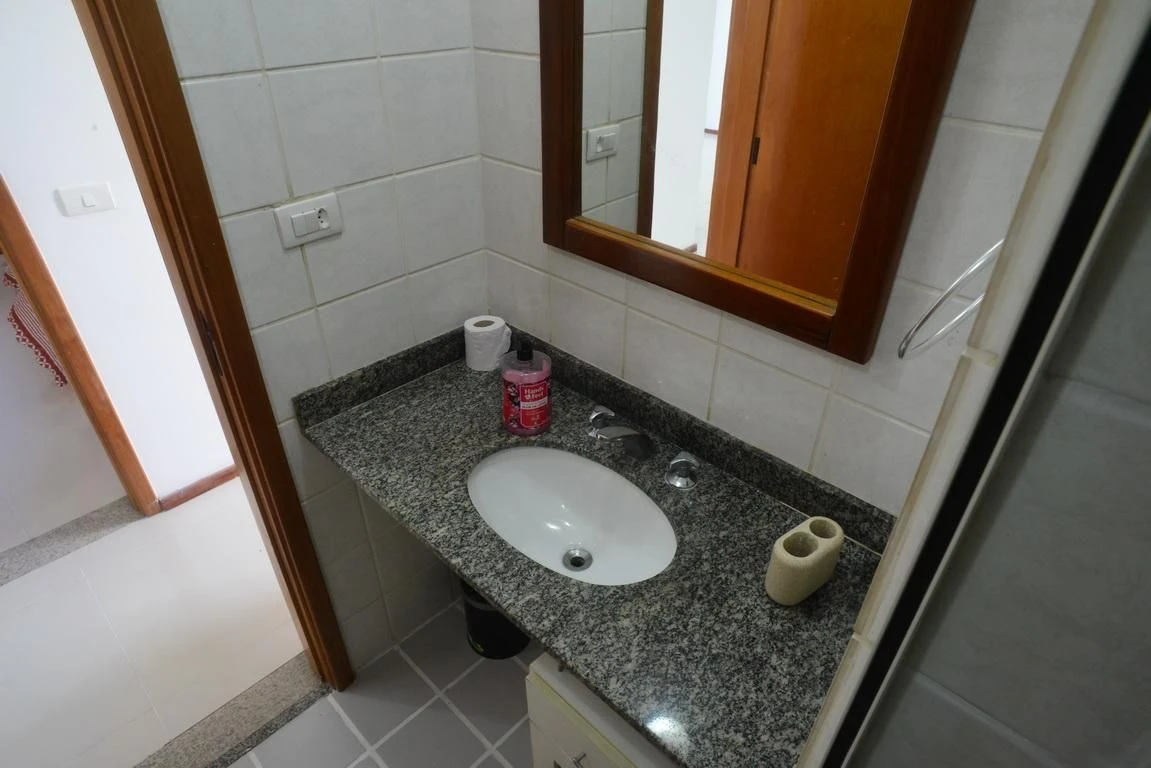 Furnished 2-bedroom apartment with a balcony — photo 21