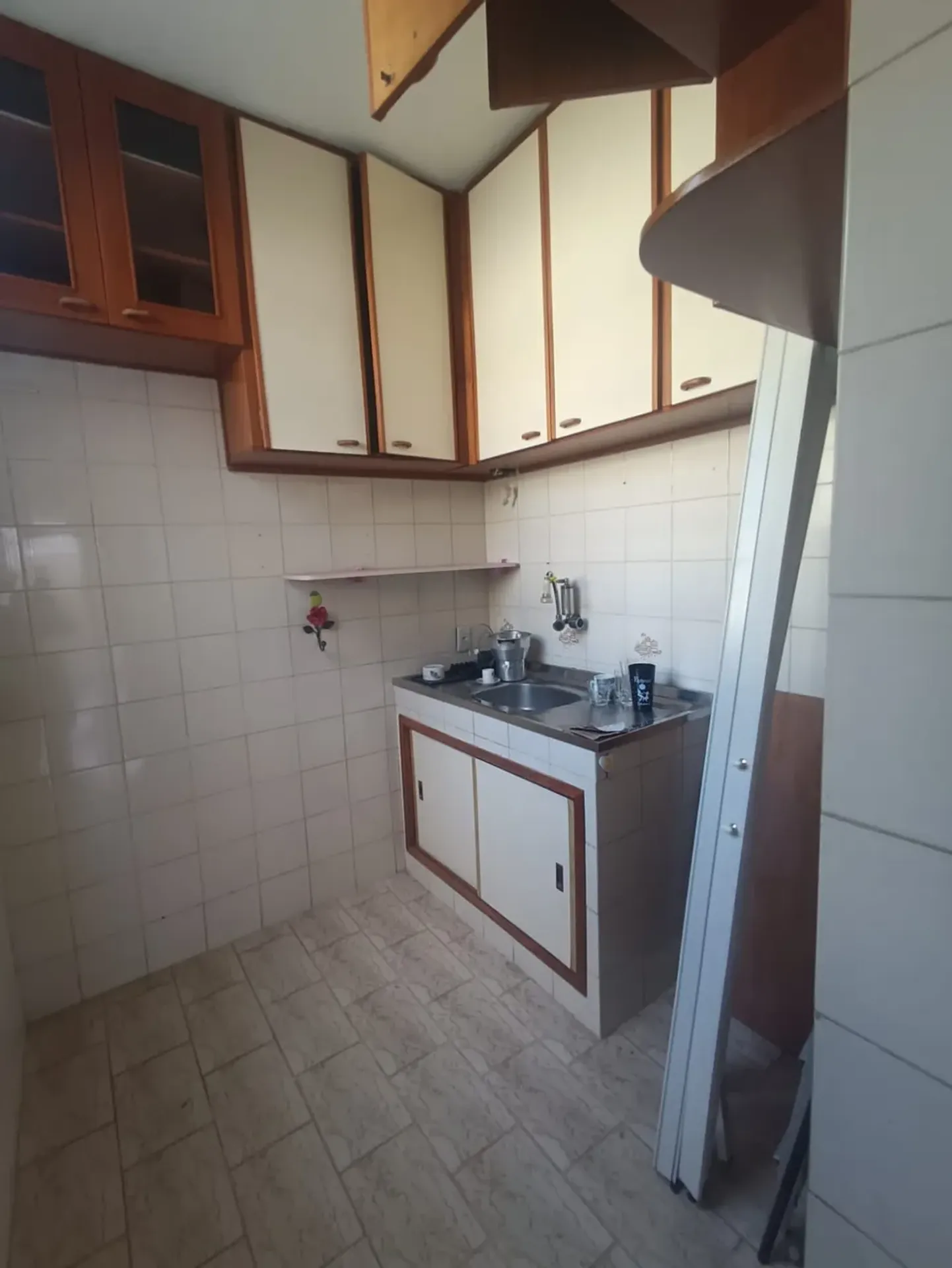 3-bedroom apartment with a closed kitchen and gas stove — photo 16