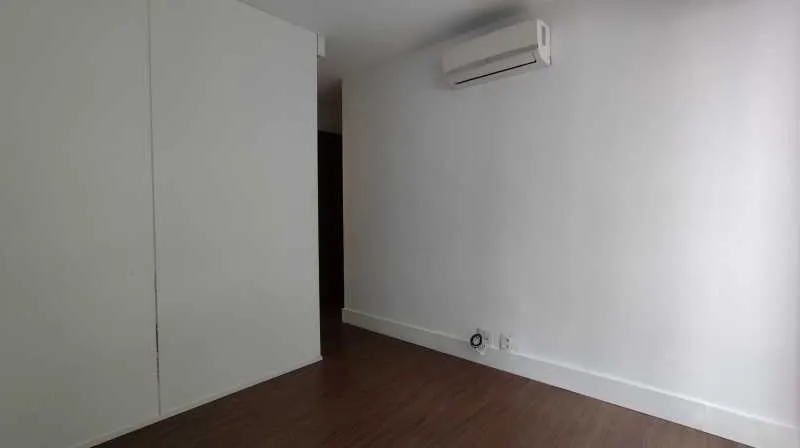 165 m² apartment with 3 bedrooms and 5 bathrooms — photo 20