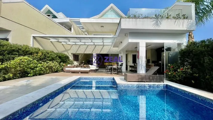 Furnished house with 4 suites and an integrated kitchen 380 m² — photo 3