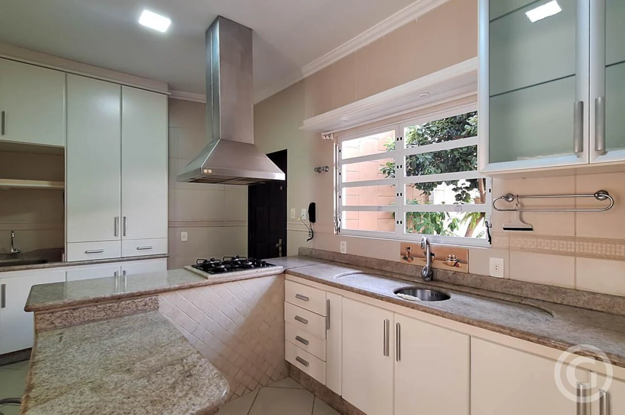 210 m² house with 3 bedrooms and 7 parking spots — photo 4