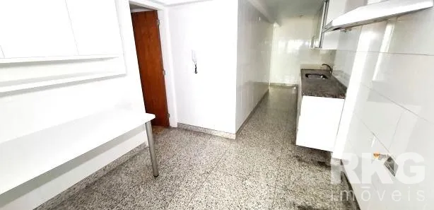 Rental apartment with 4 bedrooms and 5 bathrooms — photo 14