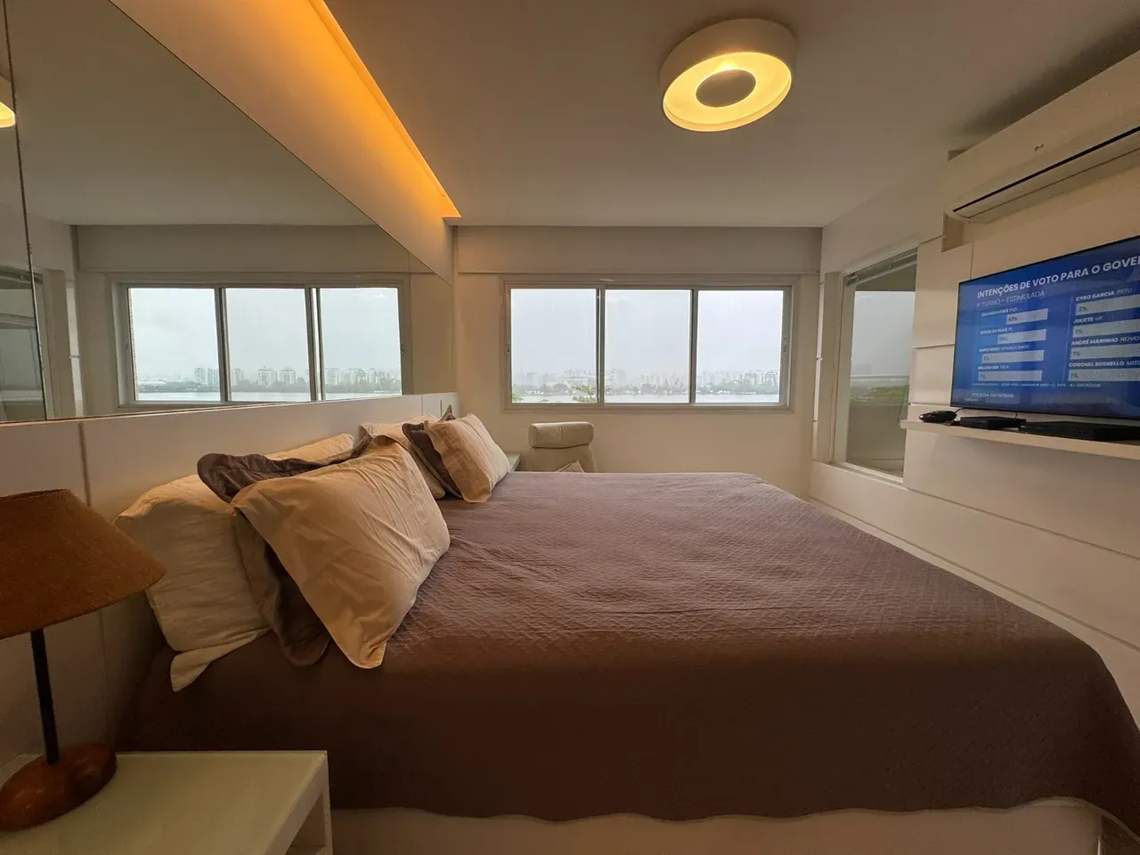 227 m² apartment with a water view and a bathtub — photo 31