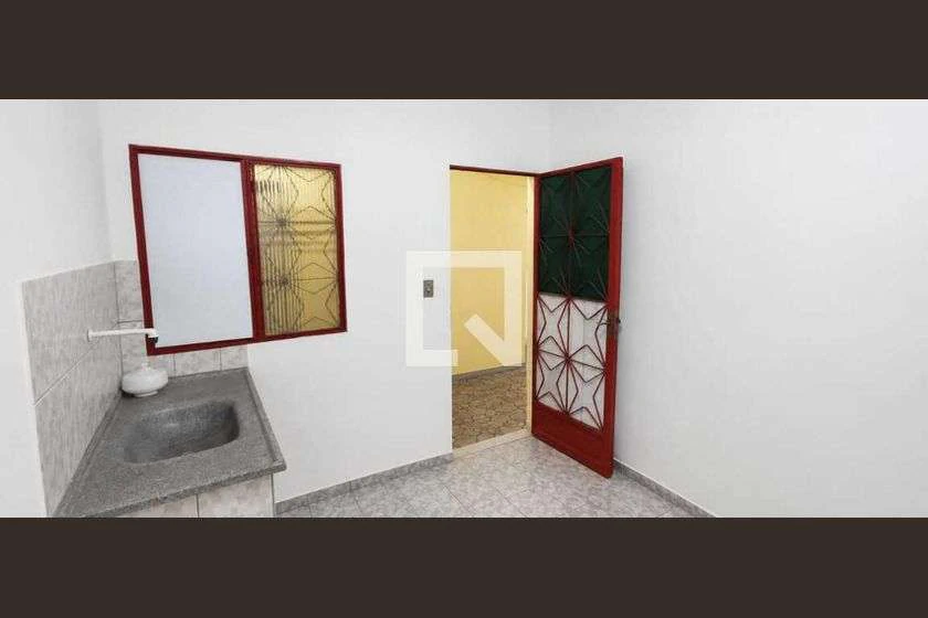 Estudio sin amueblar con 1 dormitorio y 1 baño
