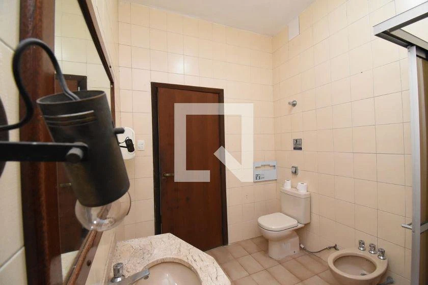 Casa com 5 quartos, 3 banheiros e cozinha separada — photo 6
