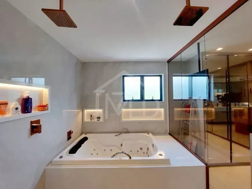 Furnished house with 5 bedrooms and open-plan kitchen — photo 22