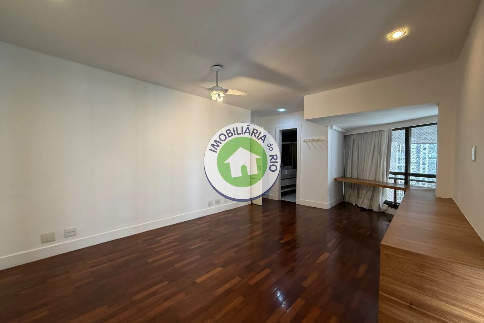 Apartamento sem mobília com 4 quartos e 5 banheiros — photo 16
