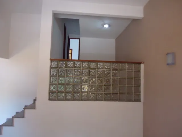 Balcony with a grill in a 3-bedroom house, 175 m² — photo 13