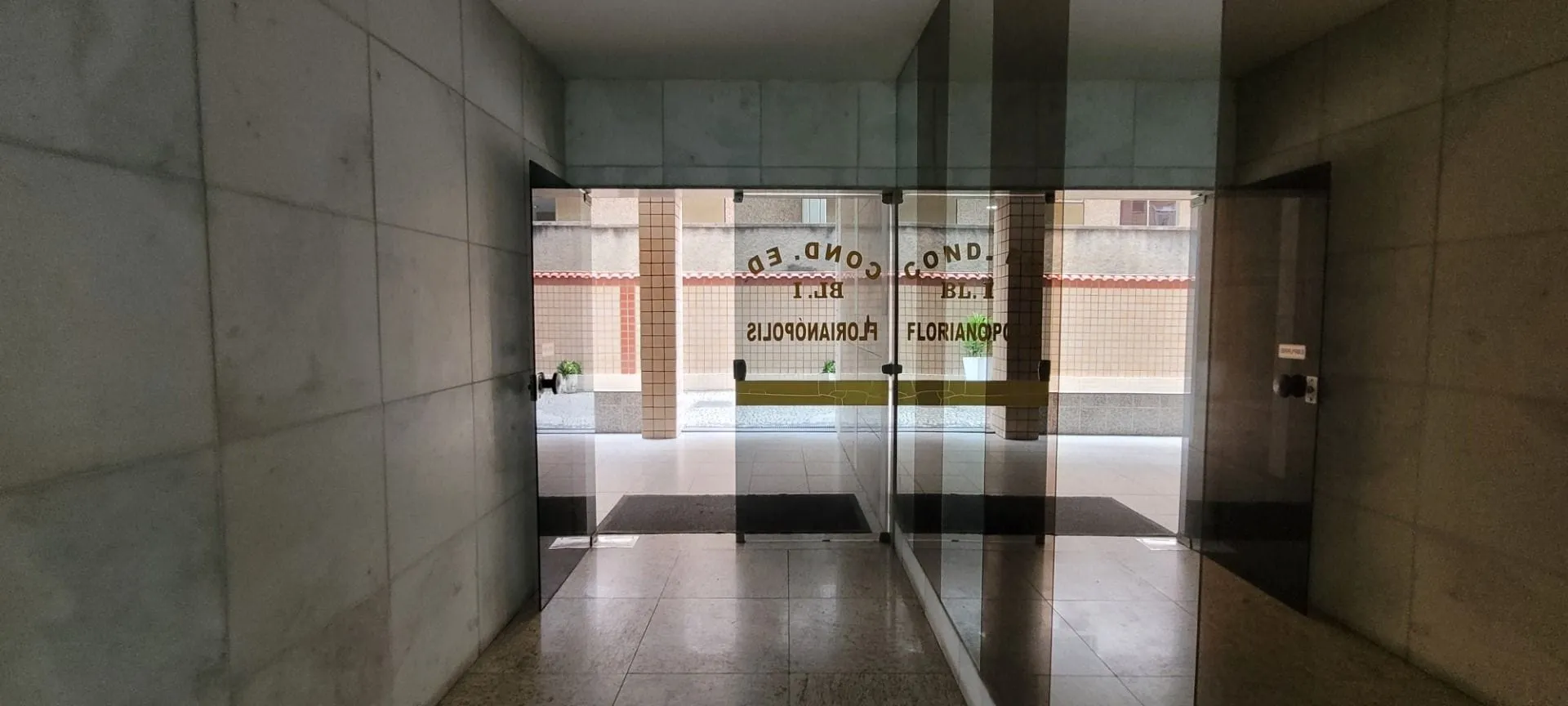 Квартира 96 м² з 2 спальнями та балконом — photo 24