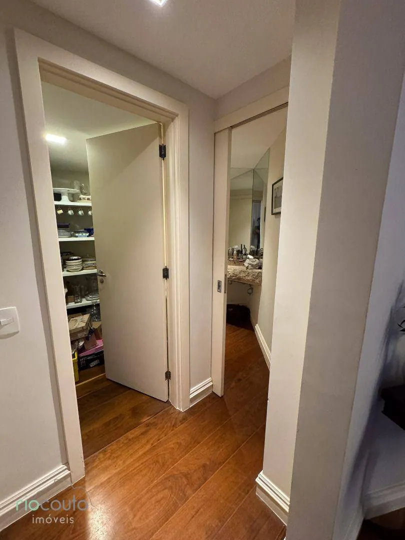Apartment with 4 bedrooms and balconies, 370 m² — photo 10