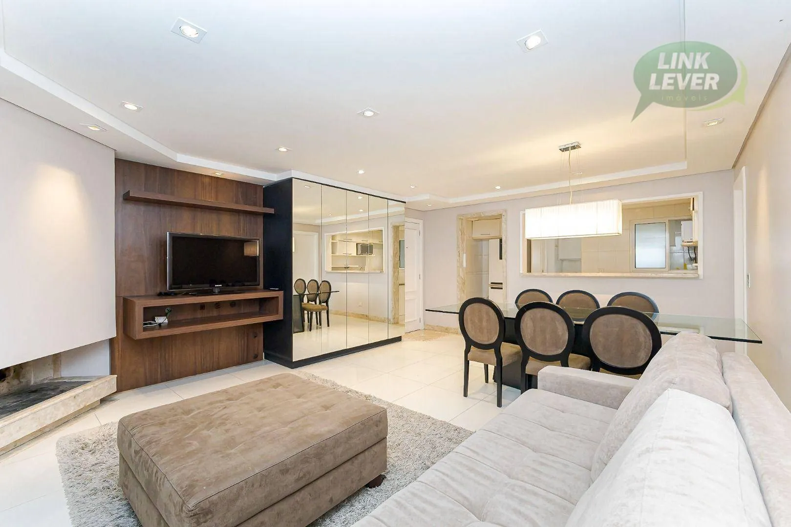 Apartment with 3 bedrooms, balcony and 135 m² — photo 2