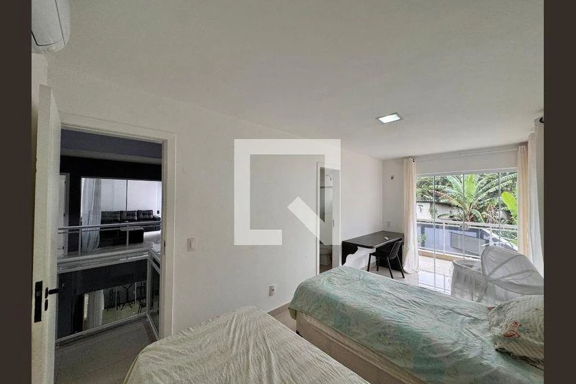 Casa em condomínio com 6 quartos e 6 banheiros — photo 15
