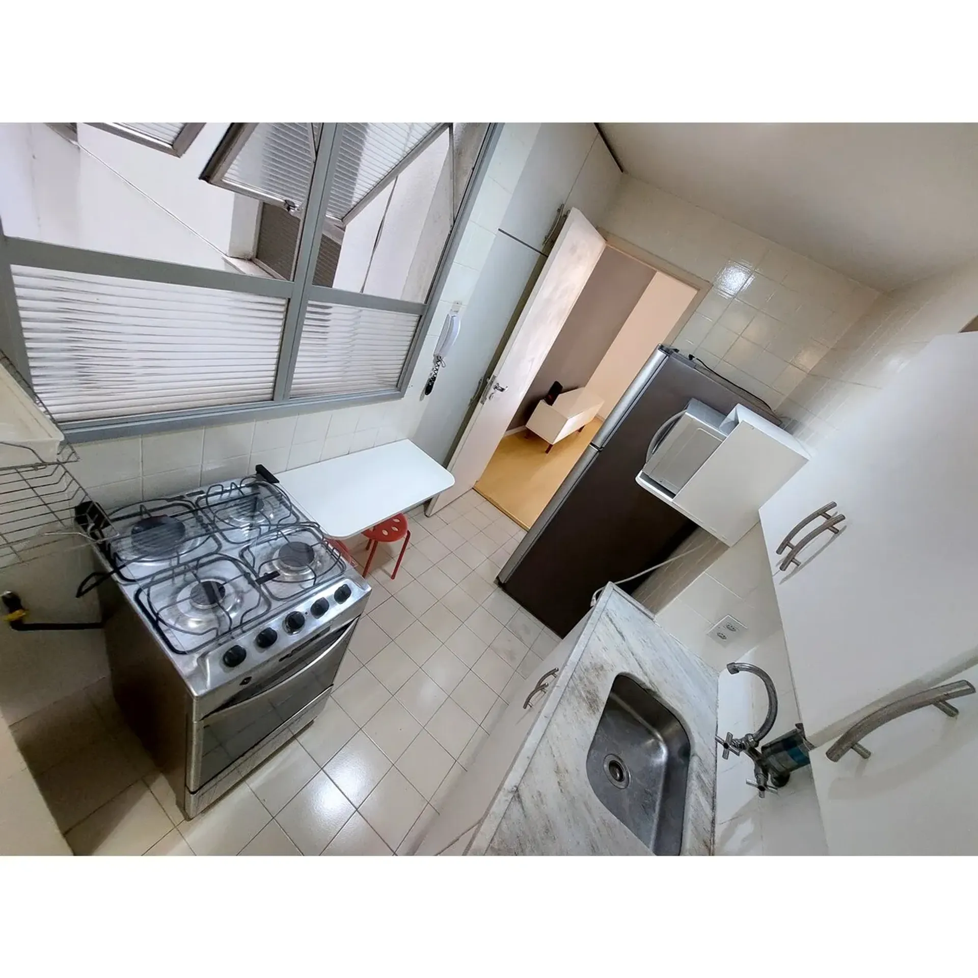 One-bedroom apartment with a washing machine — photo 22