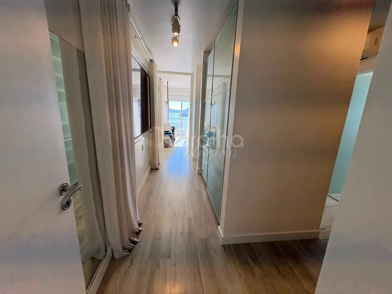 Мебльований будинок 868 м² з 3 люксами та 9 місцями — photo 19