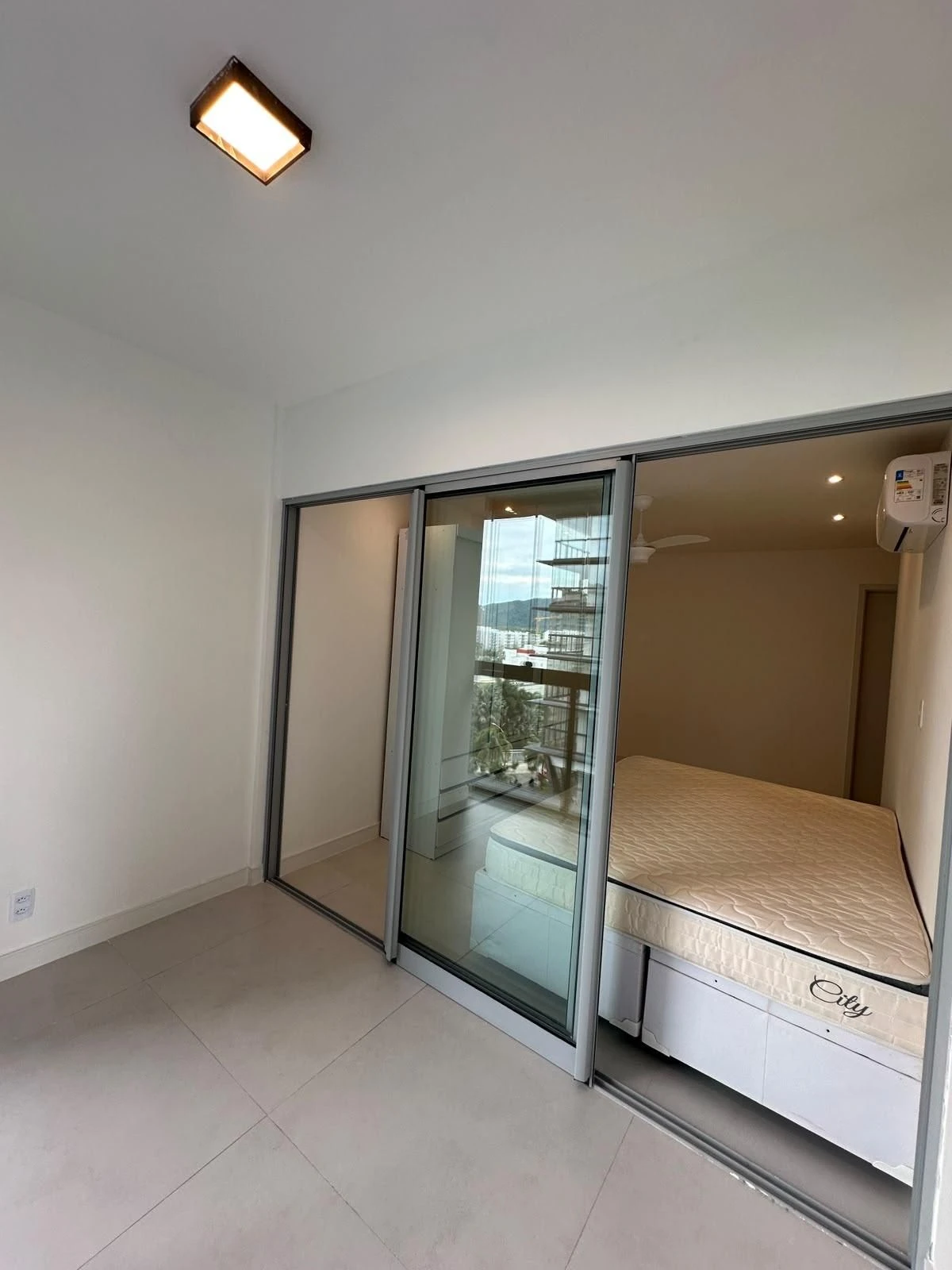 Floor-to-ceiling windows in a 2-bedroom apartment, 84 m² — photo 12