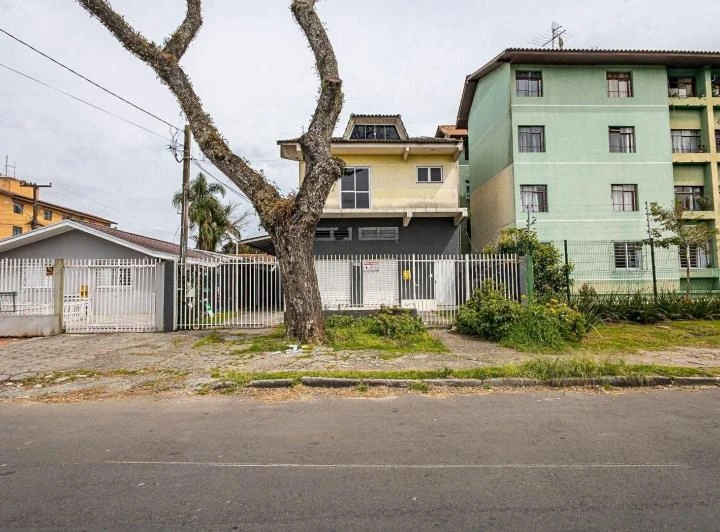 Casa com 2 dormitórios e 300 m² — photo 2