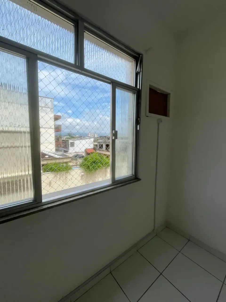 2-bedroom apartment with a glass-enclosed shower — photo 5