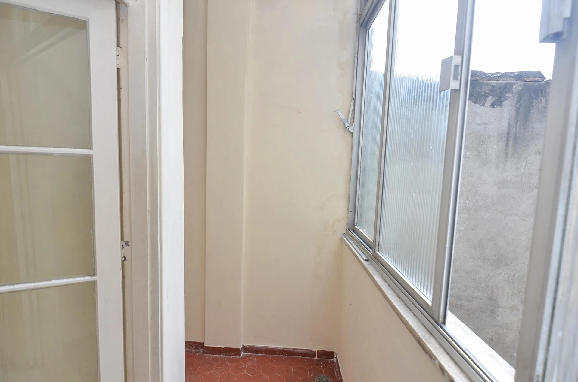 Невмебльована квартира з 2 спальнями та балконом — photo 6