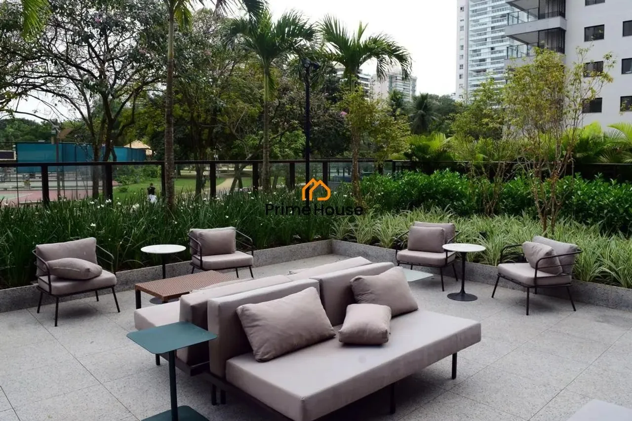 3-bedroom apartment with 3 bathrooms and a balcony — photo 8