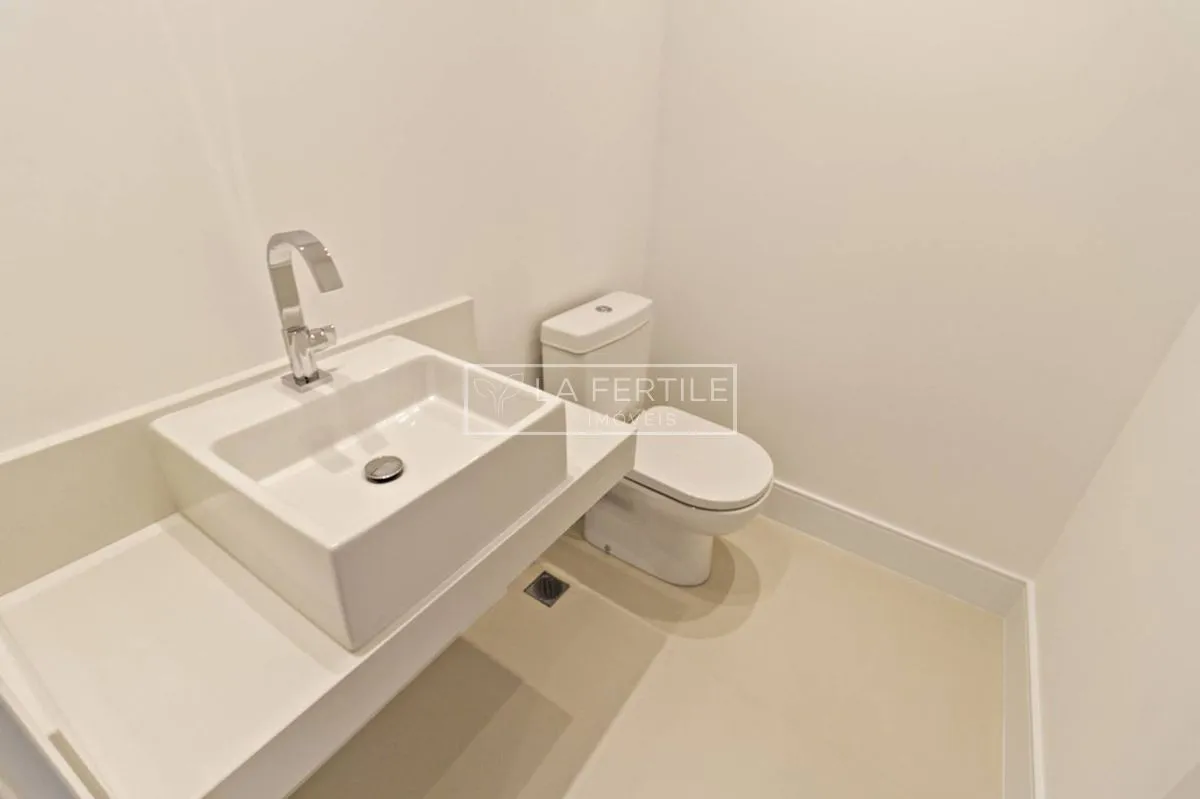 Apartamento de 3 dormitorios con 3 baños y 158,14 m² — photo 33