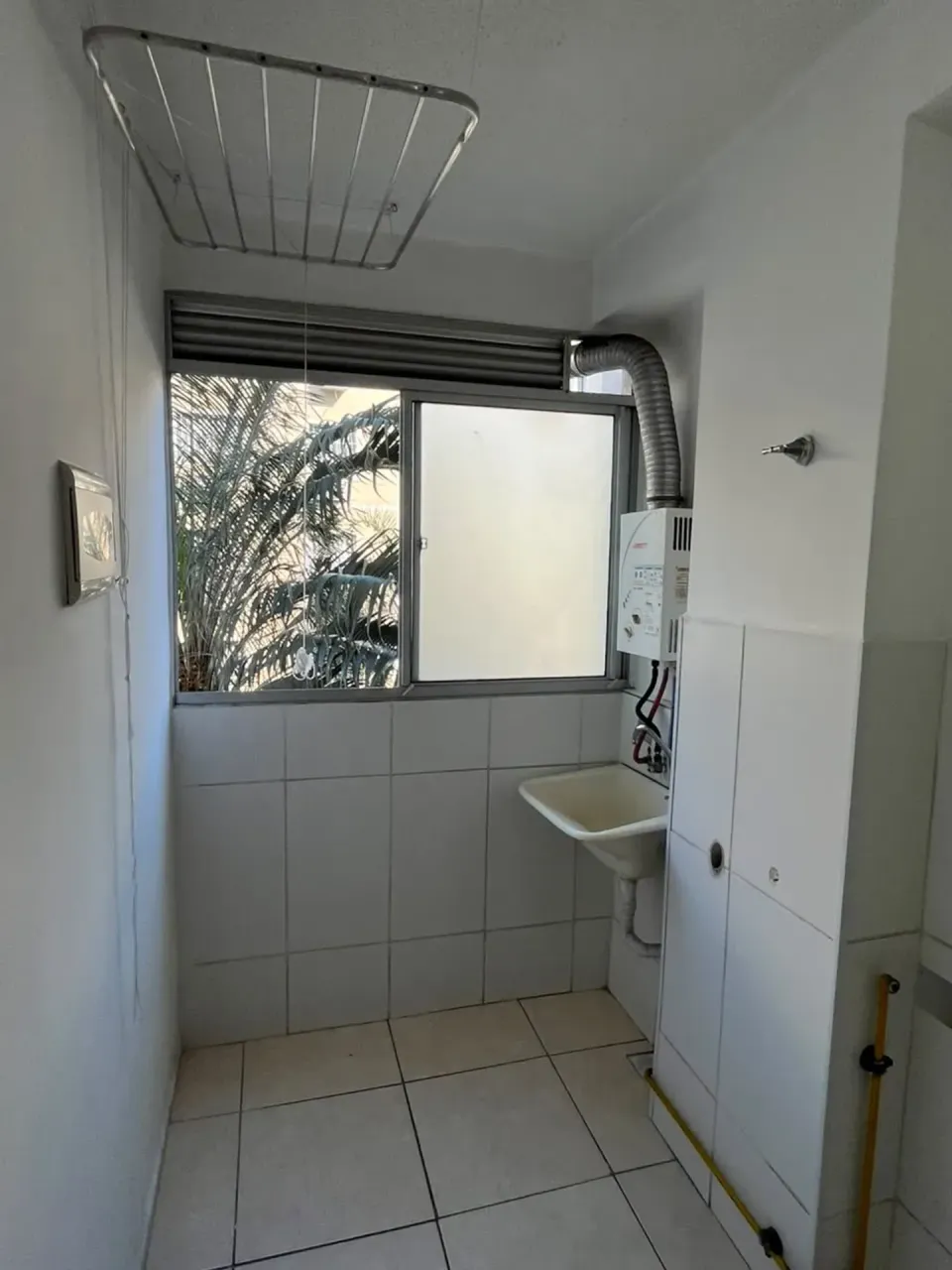 2-bedroom apartment in a building with a pool — photo 5