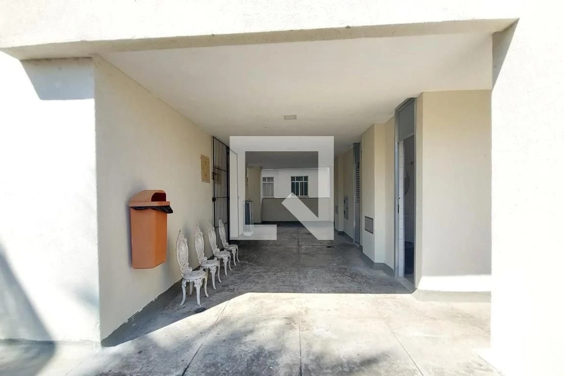 2-bedroom apartment in a building with a pool — photo 36