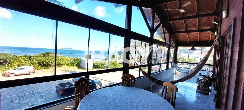 House, 280 m², with a water view — photo 9