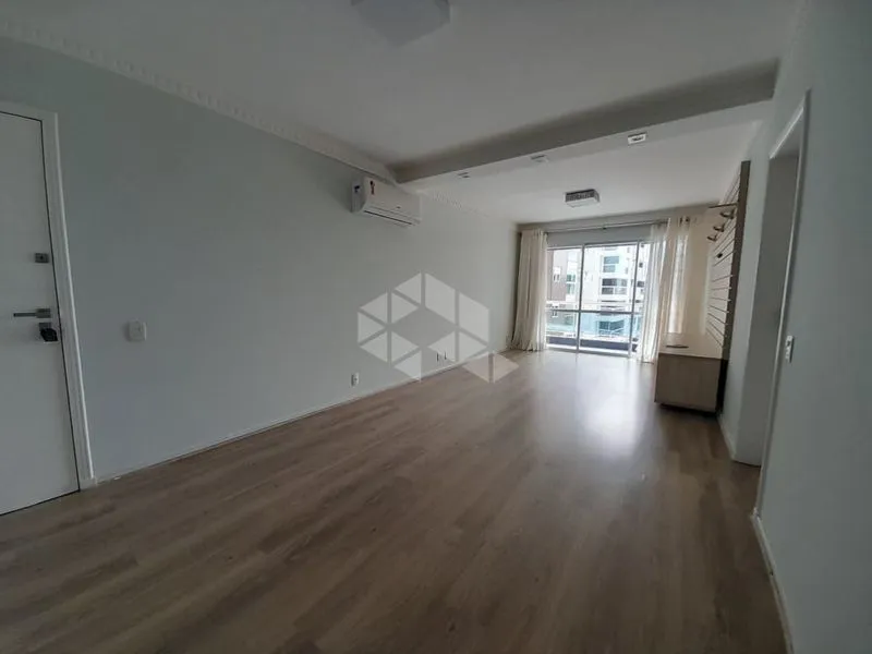 Apartamento com piso de madeira ou laminado, Itacorubi Norte — photo 16