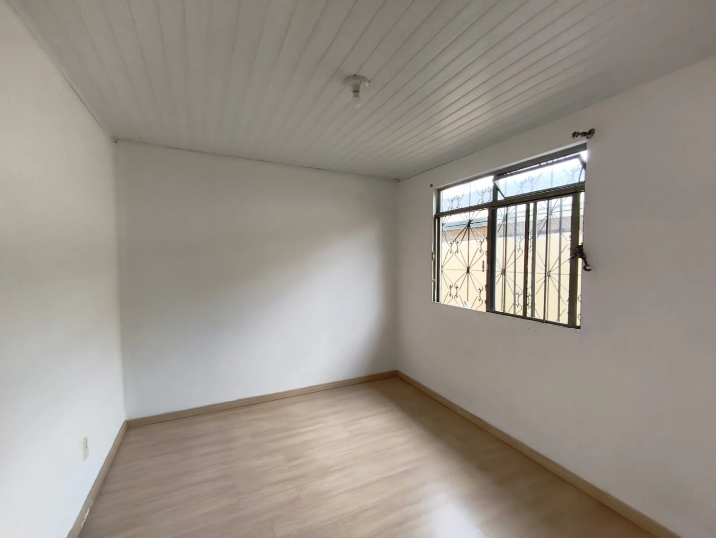 Piso de madera o laminado y 4 dormitorios: casa de 183 m² — photo 6