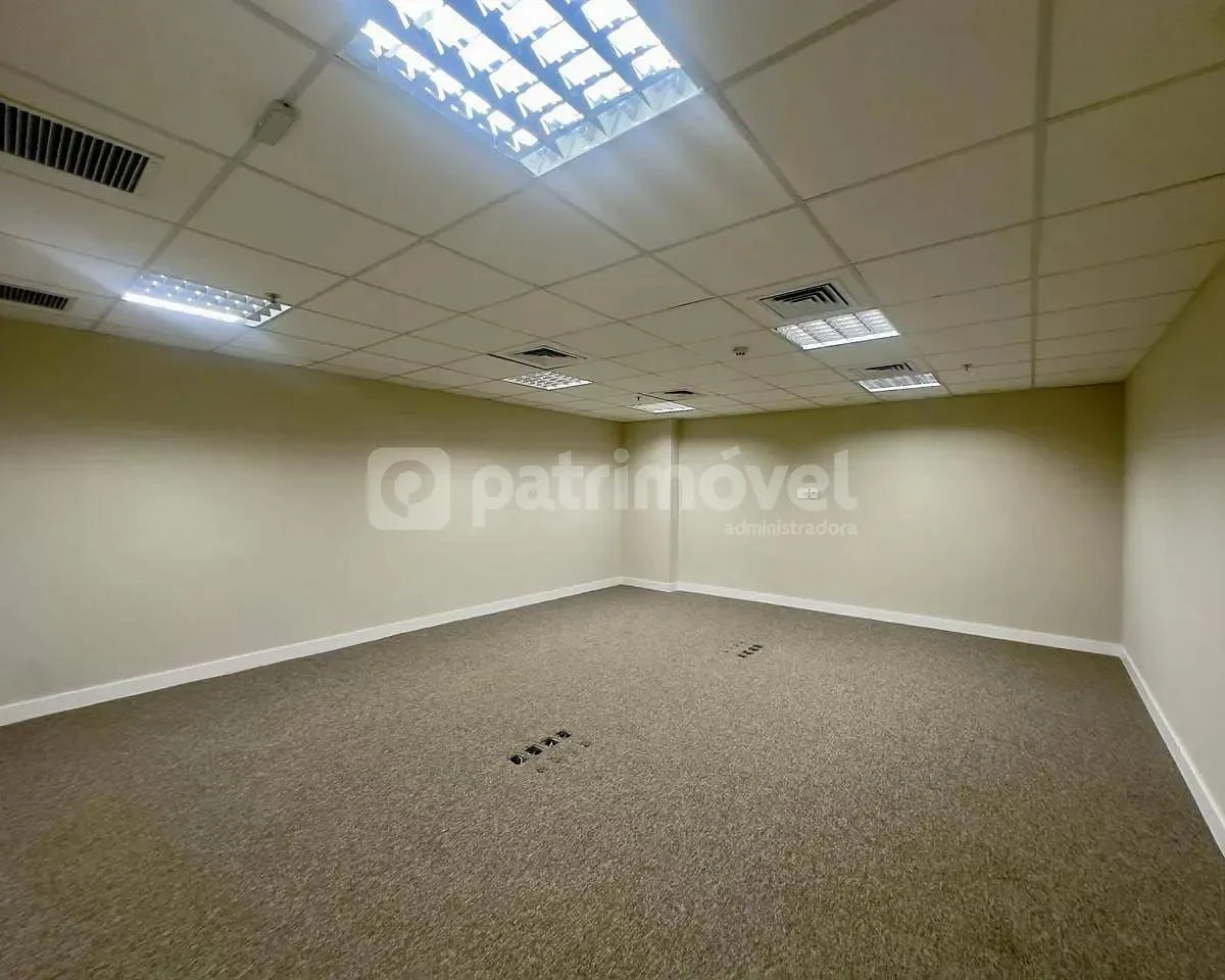 Sala comercial de 779 m², 1 quarto e 6 banheiros — photo 19