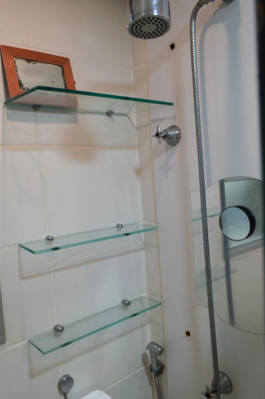 Apartamento com 2 quartos e cozinha integrada a gás