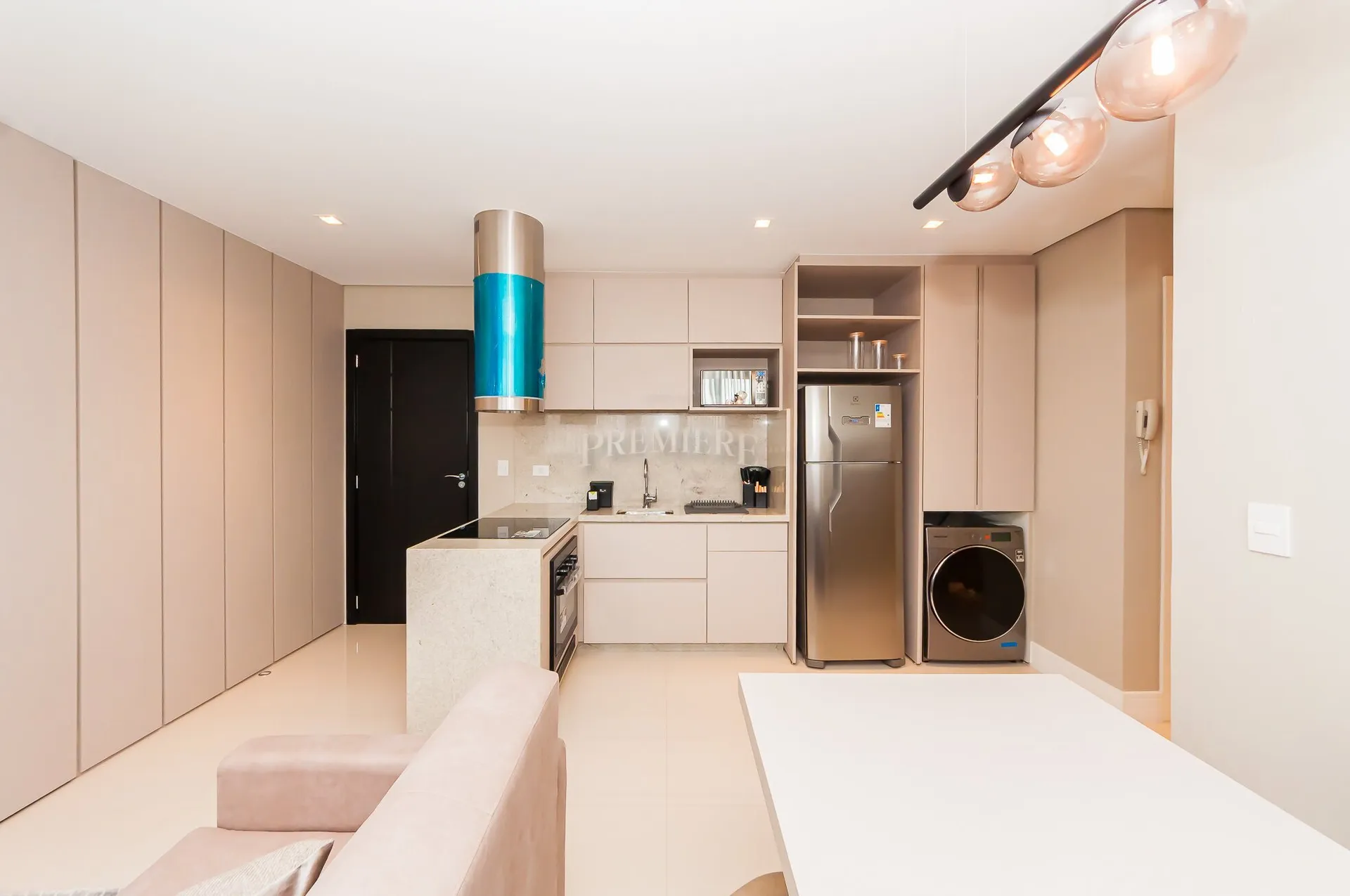 Furnished 1-bedroom apartment with an open-plan kitchen — photo 6