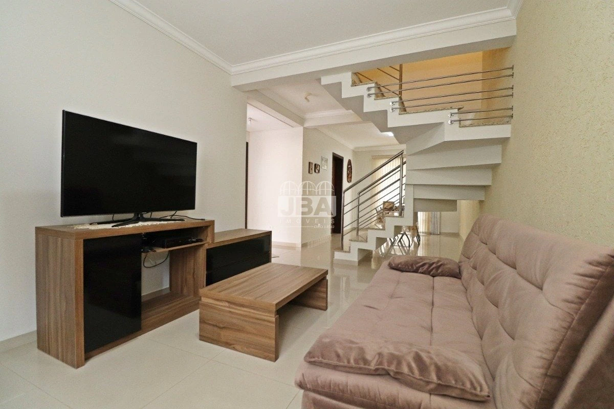 3-bedroom house with a bathtub in Curitiba — photo 15