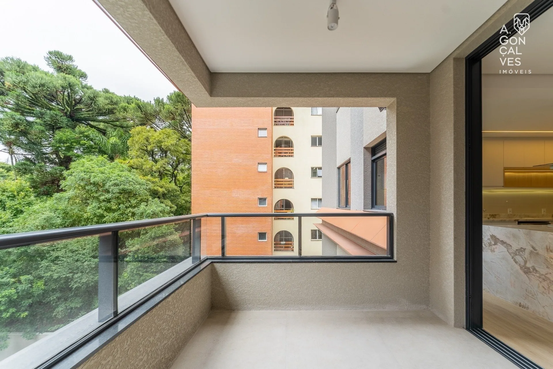 Furnished 223 m² apartment with 3 en-suites and 3 parking spots — photo 51