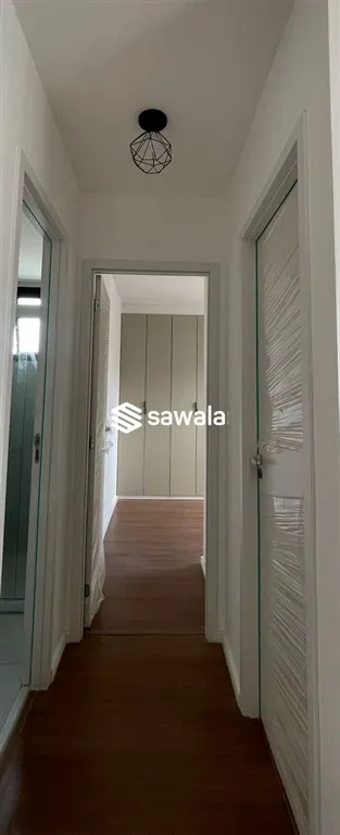 2-bedroom apartment with wood or laminate floors — photo 3