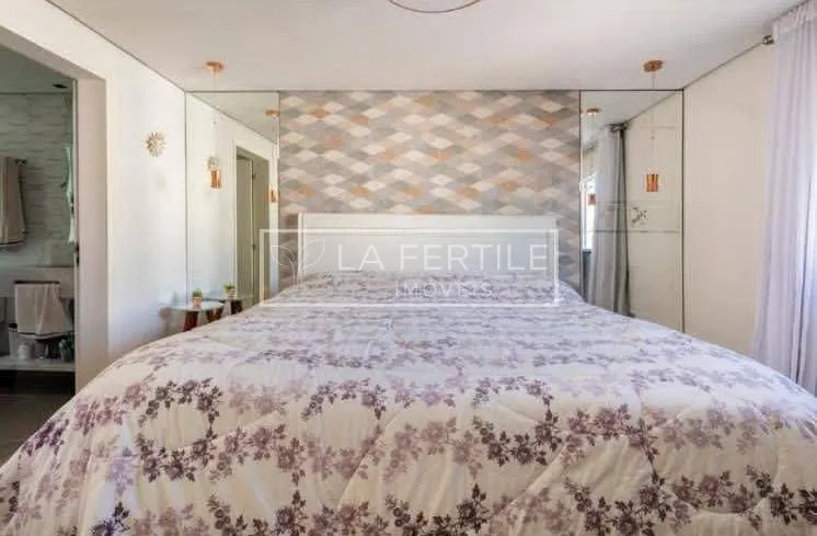 House with 3 bedrooms and floor-to-ceiling windows — photo 16