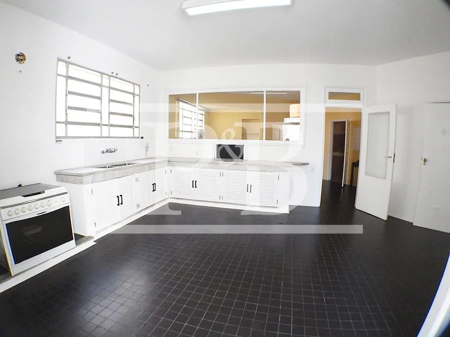 4-bedroom apartment with 3 bathrooms, 420 m² — photo 31