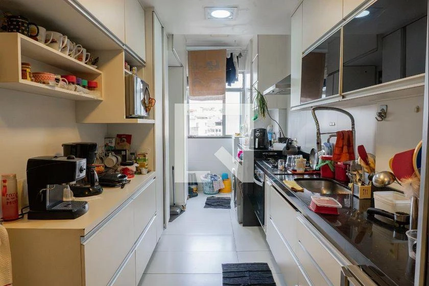 Furnished apartment with 4 bedrooms and 200 m² — photo 7