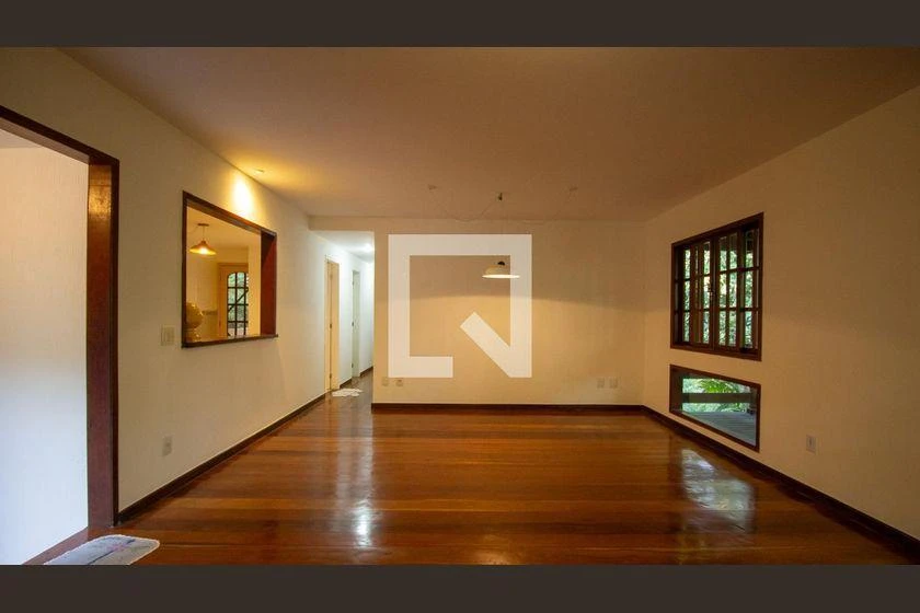 Casa com 4 quartos e churrasqueira na varanda — photo 8